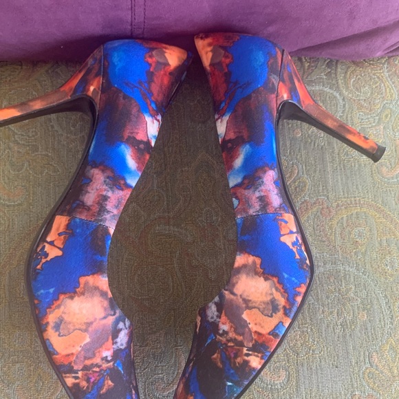 Nine West Most beautiful shoes in my closet! Worn twice - Picture 4 of 6